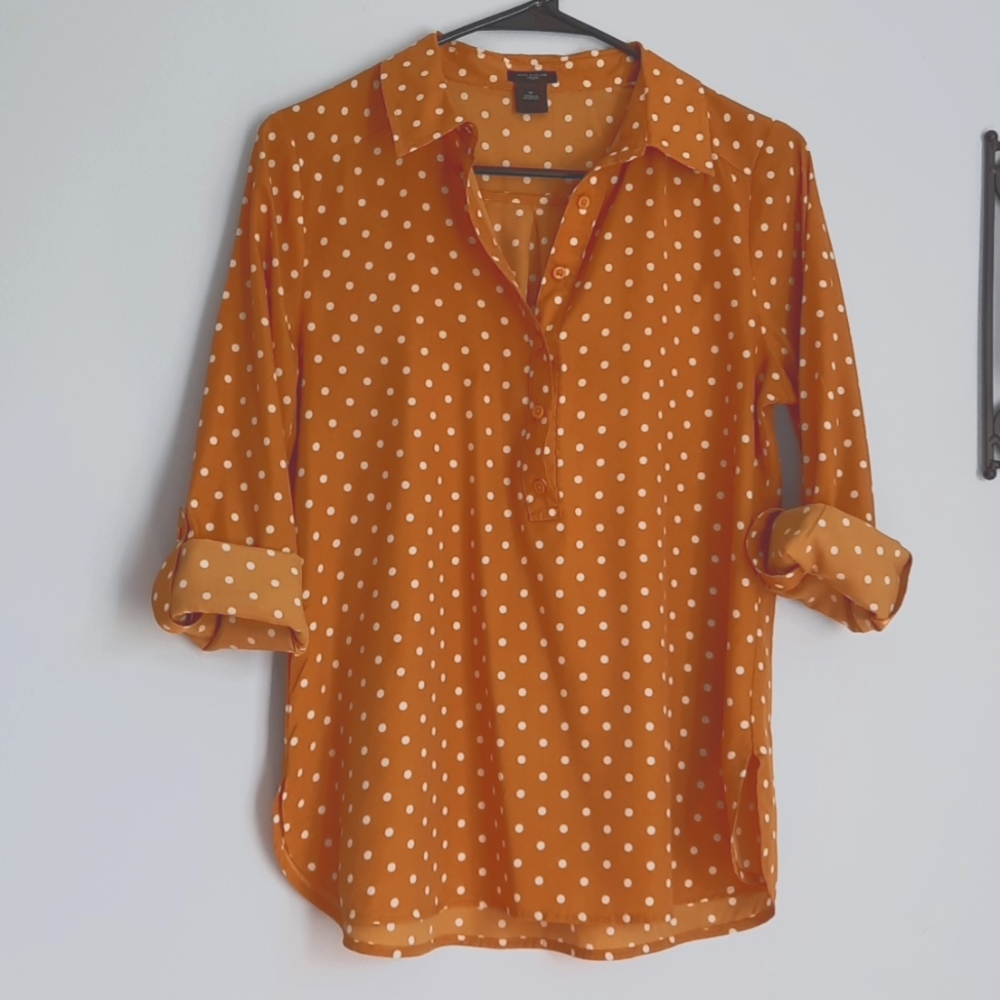 Ann Taylor Yellow gold top w polka dots